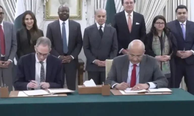 Pakistan and Google officials sign an MoU to promote AI and digital transformation in Islamabad