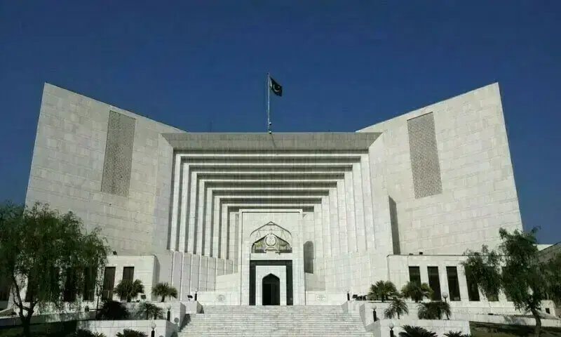 Imran Khan hospital transfer dispute and Pakistan Bar Council criticism of government