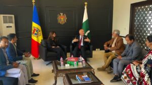 Dr. Kemal Aydin meeting representatives of the Honorary Consulate of Moldova in Karachi to discuss cooperation.