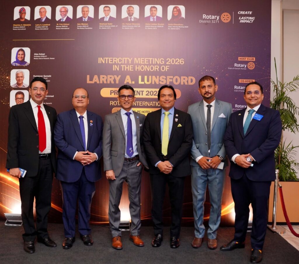 Larry Lunsford with Rotary District 3271 members at the Intercity Meeting in Karachi.