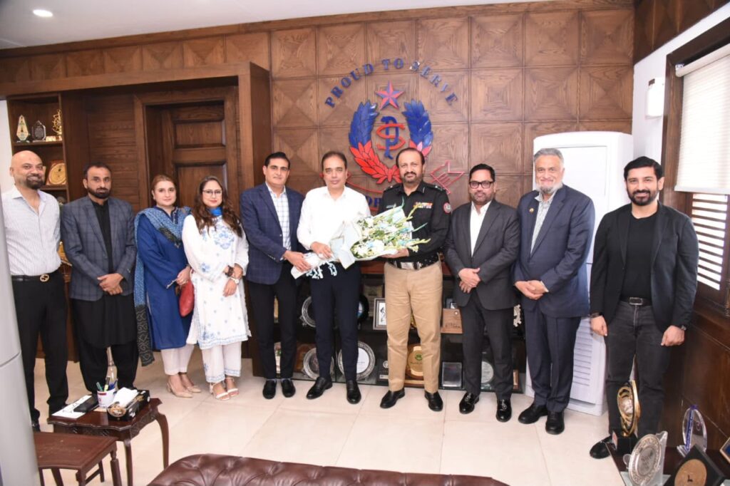 FPCCI leaders meet Sindh IG Javed Alam Odho at the Central Police Office to discuss law and order and business security in Karachi.