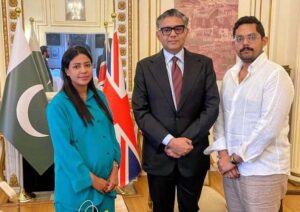 Pakistan's High Commissioner to the UK Tipu Usman meets Crescent Art Gallery delegation to promote Pakistani art and culture.