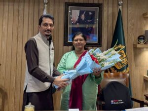 PIO Raisa Adil and Pakistan Observer Chairman Faisal Zahid Malik during a meeting on media cooperation in Islamabad.