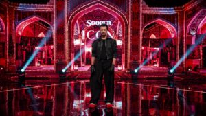 Atif Aslam arrives as Sooper Icon for the Pakistan Idol grand finale.