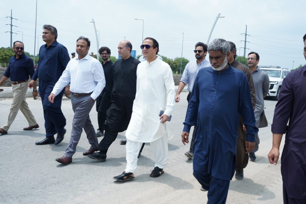 CBD Punjab CEO Imran Amin inspects CBD Vertex, CBD Walk and NSIT City projects in Lahore.