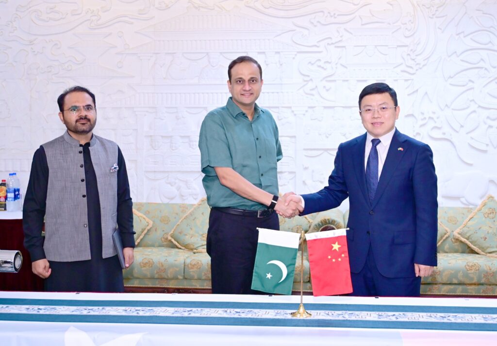 Chinese Consulate donates 110 fogger machines to Karachi Metropolitan Corporation before the monsoon season.