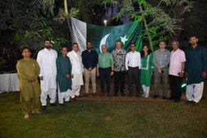 Rotary Club of Karachi members celebrating Pakistan Independence Day at a fellowship dinner