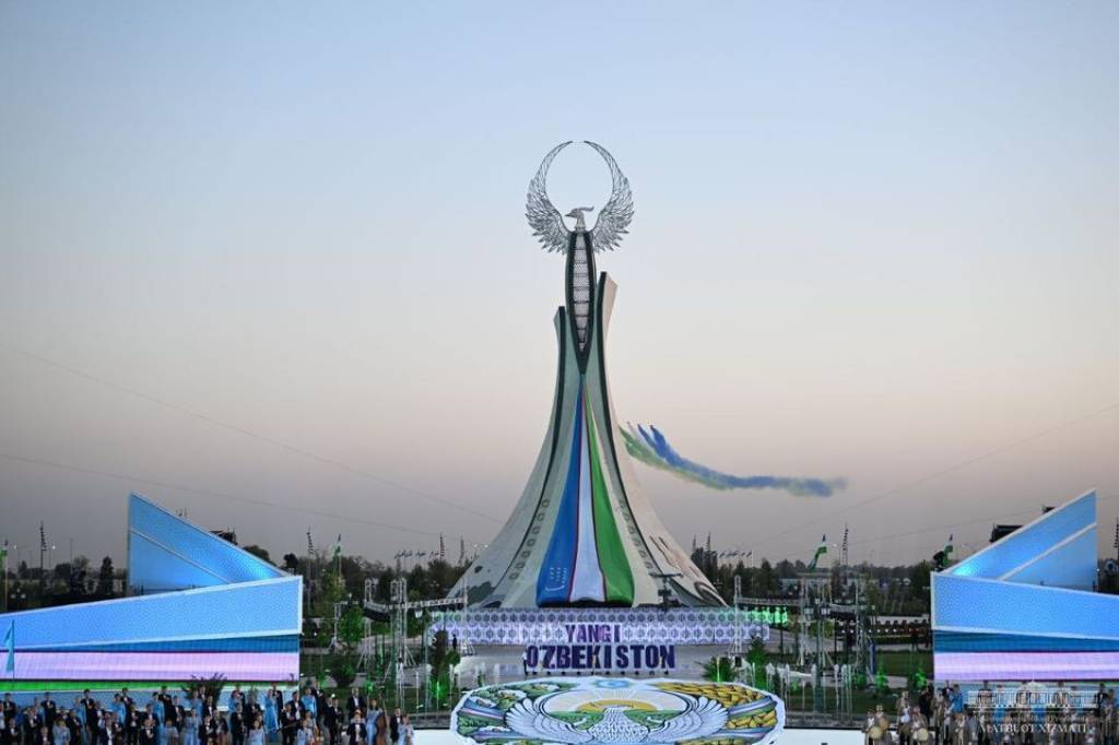 Uzbekistan border crossing reflecting new regional cooperation and connectivity in Central Asia
