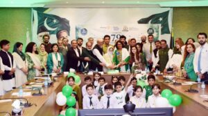 FPCCI and Rotary Club Lahore Crescent flag-hoisting ceremony marking Pakistan Independence Day
