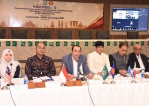 FPCCI President Atif Ikram Sheikh with ASEAN diplomats and business leaders at ASEAN Day 2026 in Karachi