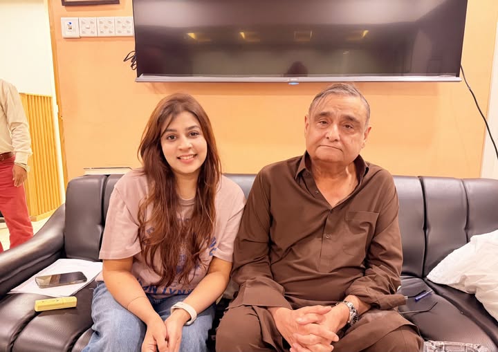 Syeda Tehseen Abidi meets Dr Asim in connection with PPP leadership