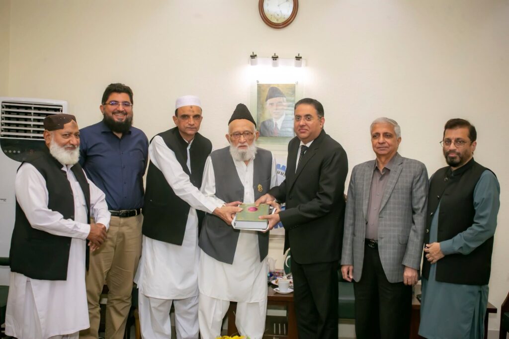 Dr Muhammad Hanif Tayyab with KCCI President Rehan Hanif and officials