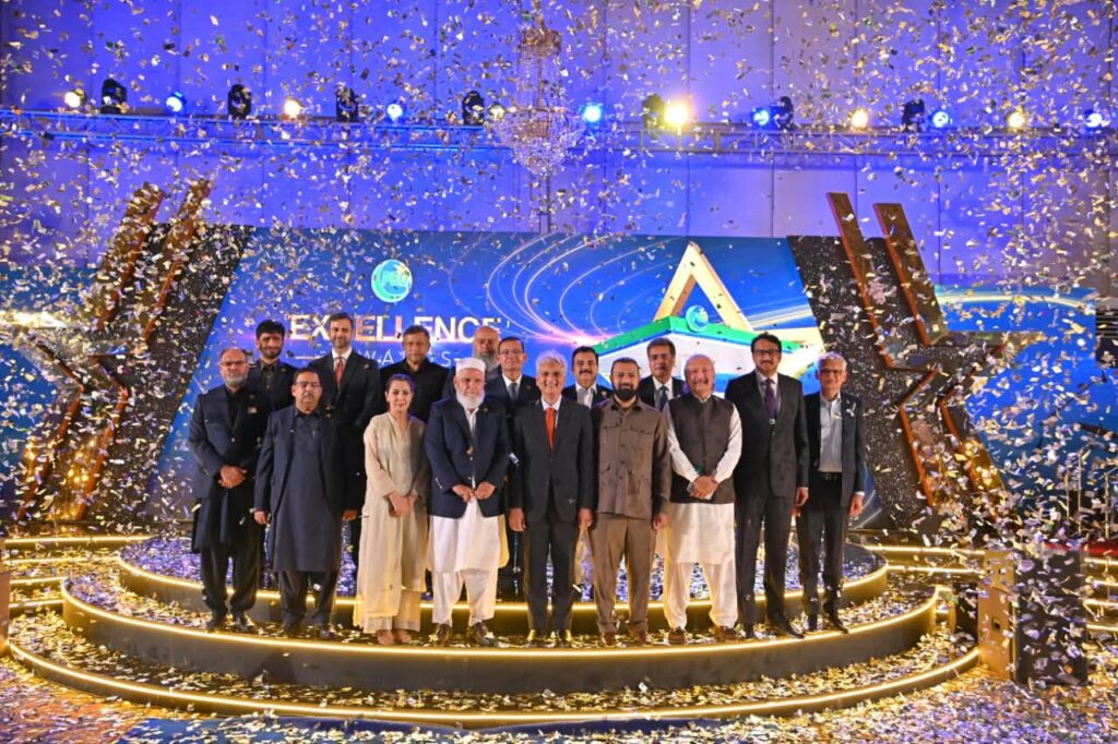 PSO CEO Jawwad Ahmed Cheema with dealer partners at the PSO Excellence Awards 2026 in Karachi.