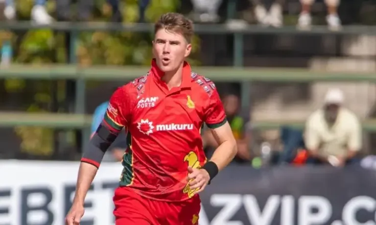 Brad Evans helps Zimbabwe beat Namibia by five runs in the T20 tri-series
