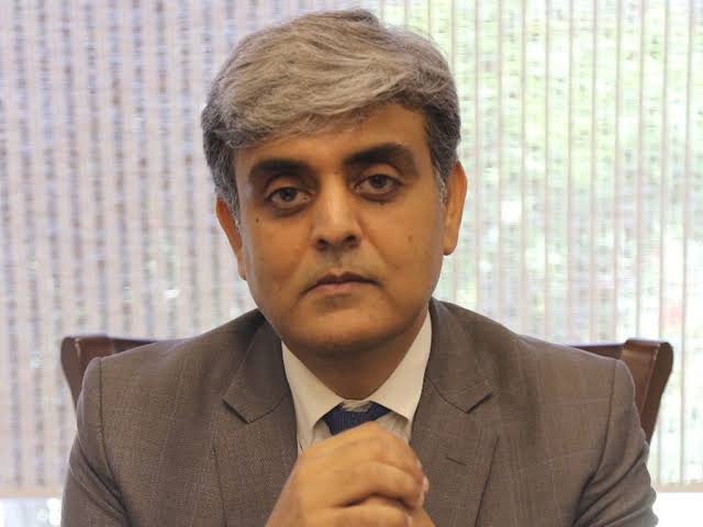 ABAD Chairman Muhammad Hassan Bakhshi urges the government to extend the income tax return deadline.