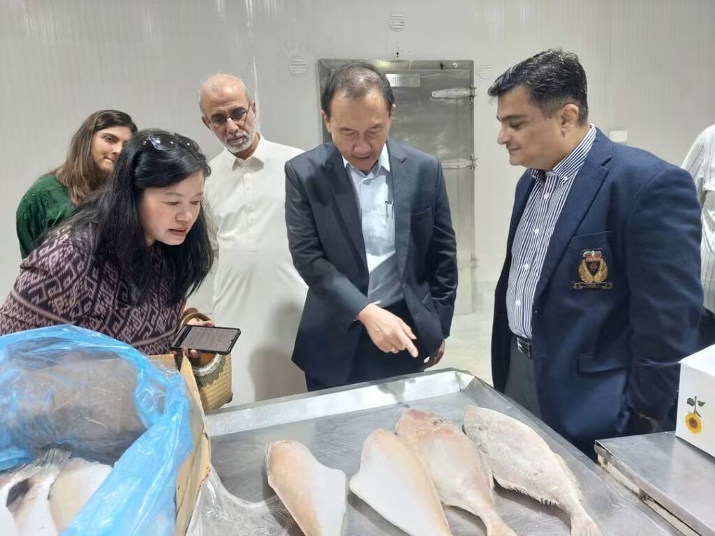 Thai Consul General Surasete visits SBC Group Karachi during seafood trade meeting
