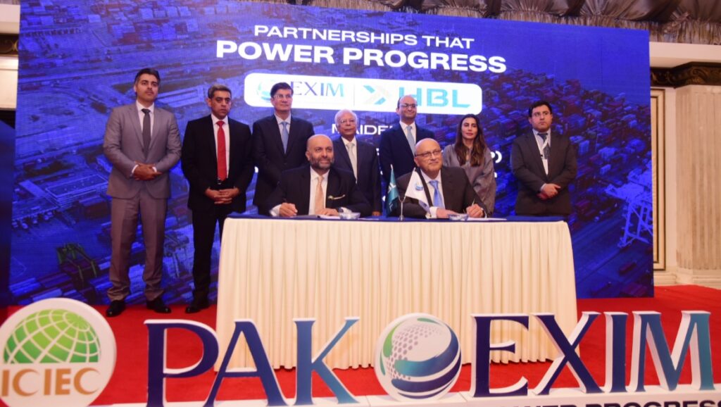 Pak EXIM and ICIEC officials signing reinsurance agreement in Karachi
