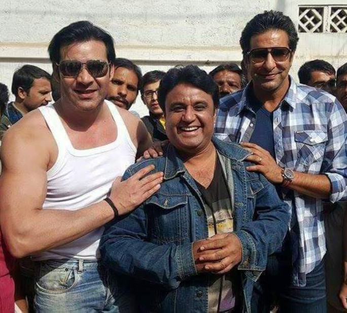 Karachi theatre actor Shakeel Shah celebrates 34 years in showbiz
