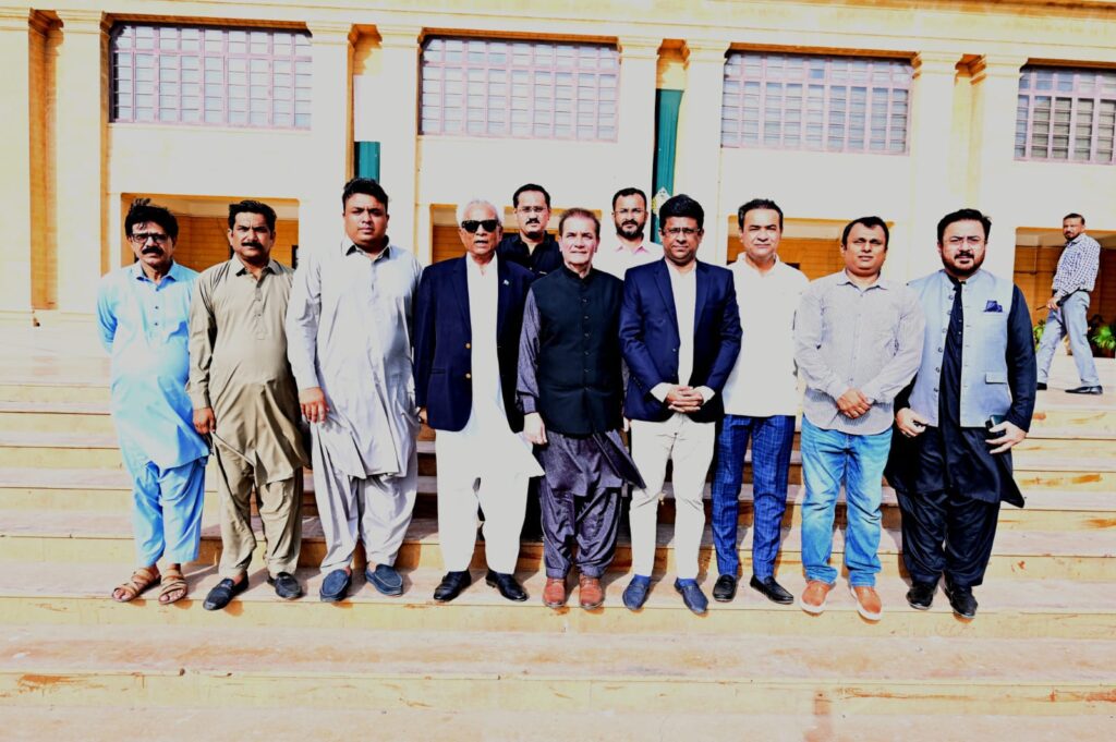 Sindh Governor Nihal Hashmi meeting Local Government Reporters Association delegation in Karachi.