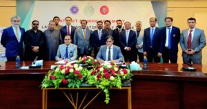 Murtaza Wahab signs contract with FWO for the Dumlottee-DHA water supply pipeline project in Karachi