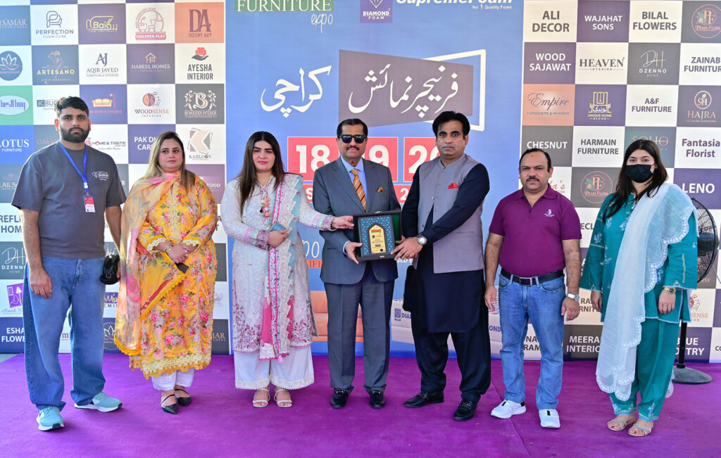 Dr Mirza Ikhtiar Baig with Lifestyle Furniture Expo organisers at Karachi Expo Centre.