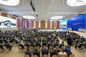 Shavkat Mirziyoyev at an open dialogue with entrepreneurs in Khiva, Uzbekistan.