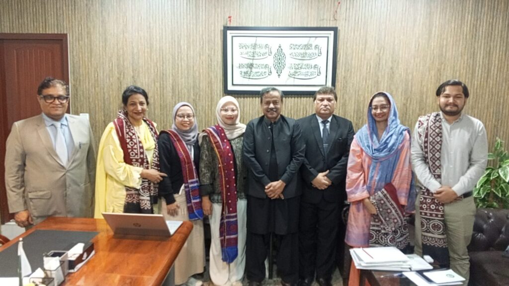TI Indonesia delegation meeting Sindh Information Commission officials in Karachi