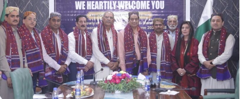 Shabnam Zafar with Khairpur Chamber business leaders after her election as president.