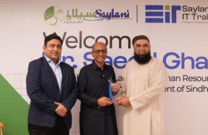 Saeed Ghani during his visit to Saylani Zaitoon Ashraf IT Park in Karachi.
