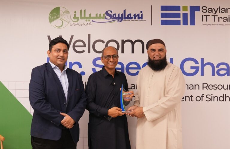 Saeed Ghani during his visit to Saylani Zaitoon Ashraf IT Park in Karachi.