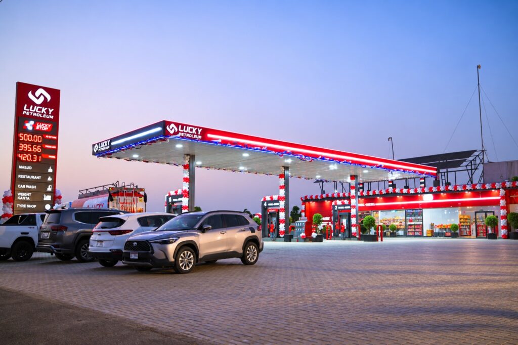 Lucky Petroleum CEO Nasim Akhtar Abbasi inaugurates Rohaan Khan Filling Station in Digri Sindh