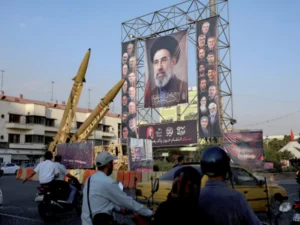 US-Iran talks and nuclear negotiations amid Strait of Hormuz tensions
