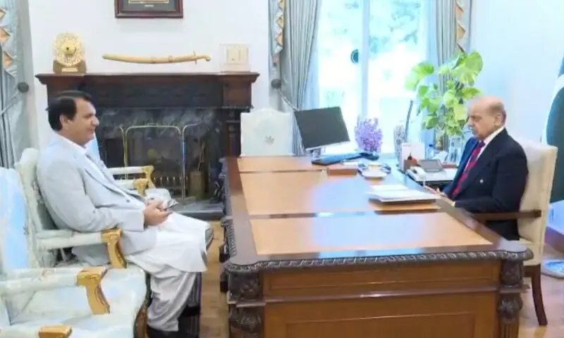 Prime Minister Shehbaz Sharif meeting Federal Minister Amir Muqam in Islamabad