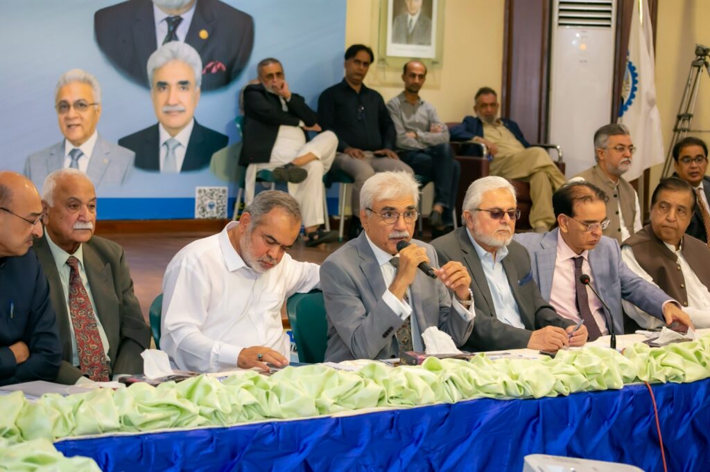 Karachi business leaders discussing infrastructure, water shortages and economic challenges at a meeting of trade associations.