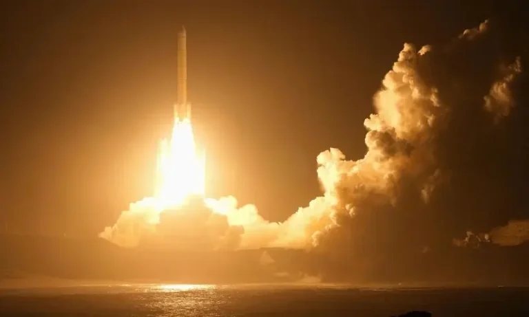 MMX Mission spacecraft launches aboard Japan’s H3 rocket for a sample-return mission to Mars’ moon Phobos