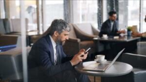 Airport Wi-Fi connectivity challenges for business travellers using laptops and mobile devices.