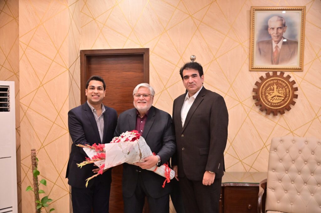 Ateeq ur Rehman with KATI President Sheikh Umer Rehan and SVP Syed Farrukh Ali Qandhari
