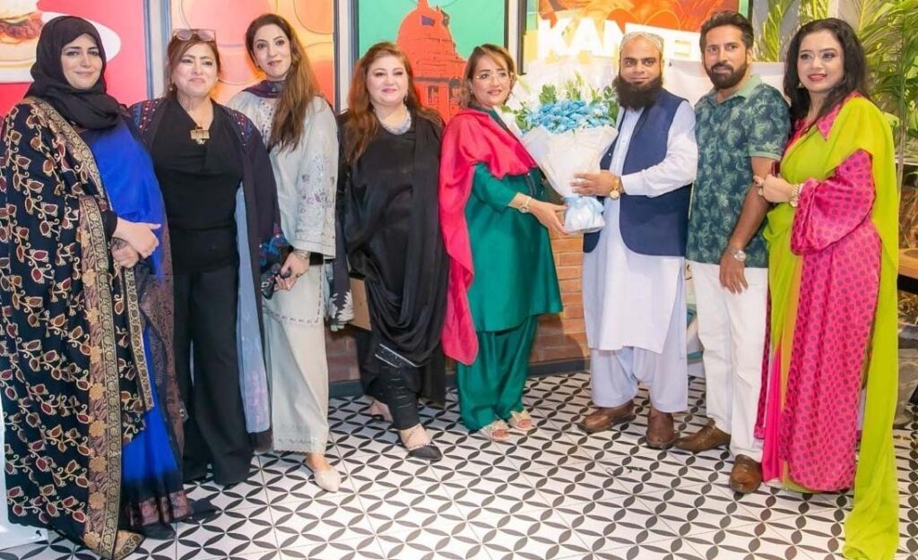 80s Ka Chaska themed evening at Kanteen Restaurant Karachi