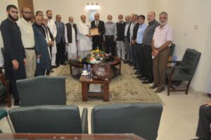 Sikandar Shahzada with newly elected KCCI President Talat Mahmood and office-bearers