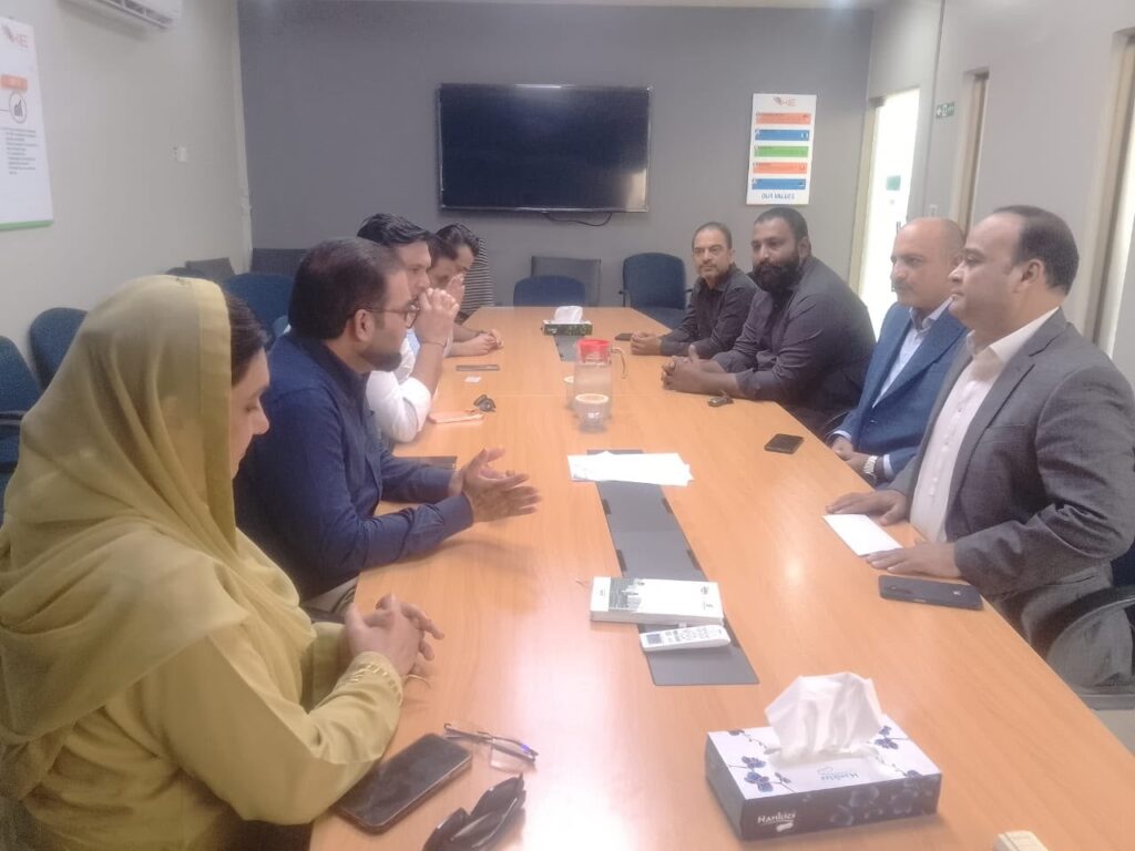 Dr Fouzia Hameed and All Saddar Alliance representatives meet K-Electric Regional Head Naseem Sheikh over power outages in Saddar markets