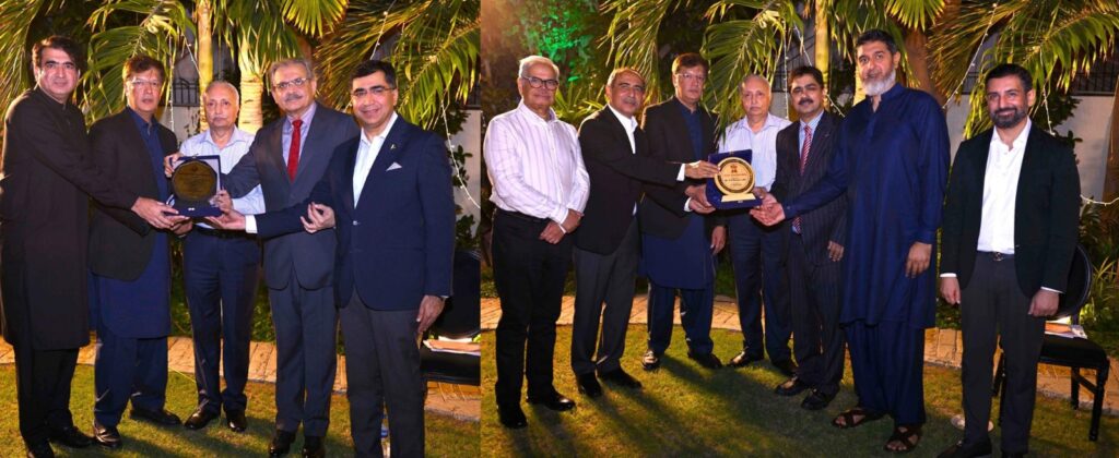 S.M. Tanveer receives a posthumous Lifetime Achievement Award for late businessman S.M. Muneer at a ceremony in DHA Karachi.