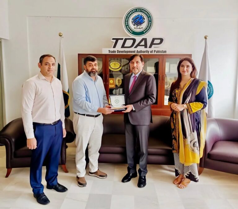 AI readiness training at TDAP Lahore covering cybersecurity and responsible artificial intelligence use.