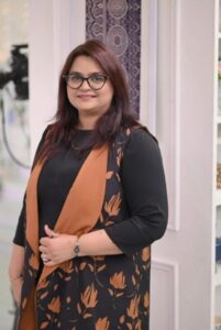 Naheed Saeed supporting women's empowerment, beauty skills training and senior citizen welfare in Karachi.