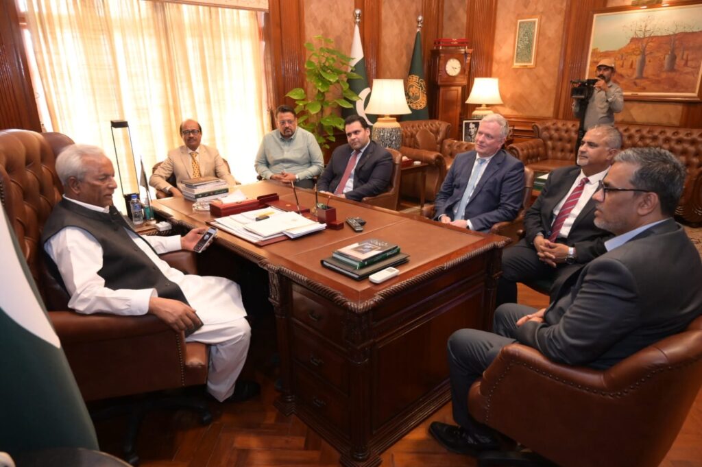 Sindh Governor Nehal Hashmi meets an Abu Dhabi Ports Group delegation in Karachi to discuss trade, logistics and port development.