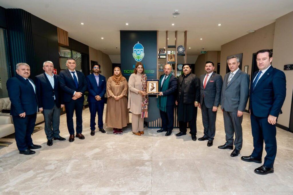 Pakistan–Türkiye Trade meeting in Bursa with FPCCI Vice President Qurrat-ul-Ain and Bursa Commodity Exchange Chairman ?brahim Özhan.