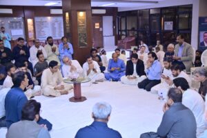 Saeed Ghani and KATI leaders offer prayers at a condolence meeting for former KATI president Danish Khan.