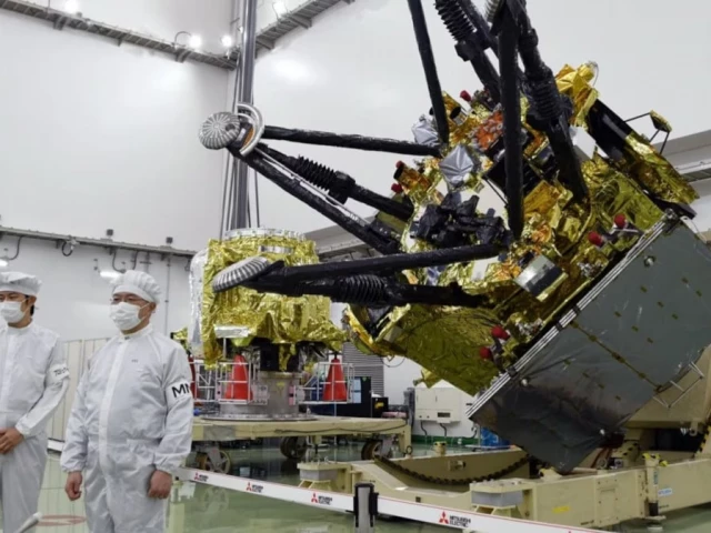 MMX Mission spacecraft designed to explore Phobos and Deimos and return samples from Mars’s moon.