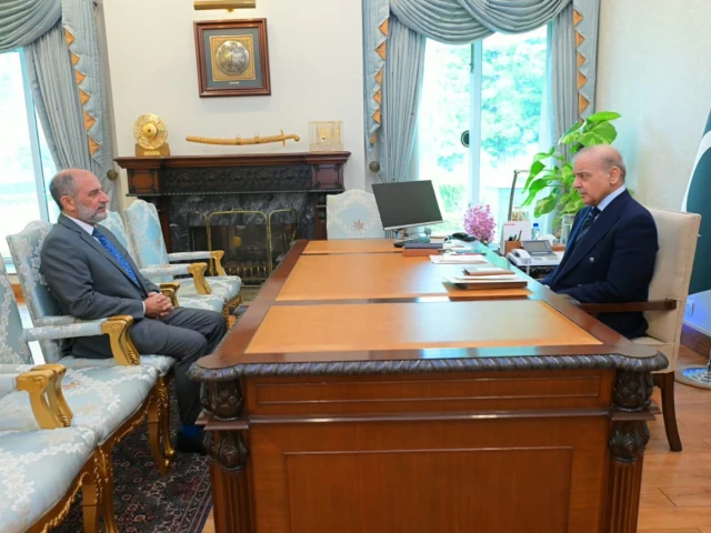 Prime Minister Shehbaz Sharif meets Lieutenant General (retd) Nauman Mahmood to discuss the Makkah Joint Defence Agreement.