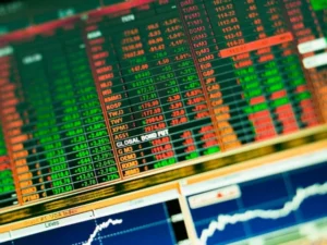 US stocks face bond yield and AI spending risks